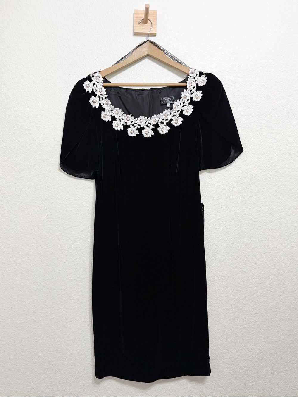 Vintage Deadstock Velvet Lace Pearl Collar Short Sleeve Midi Dress